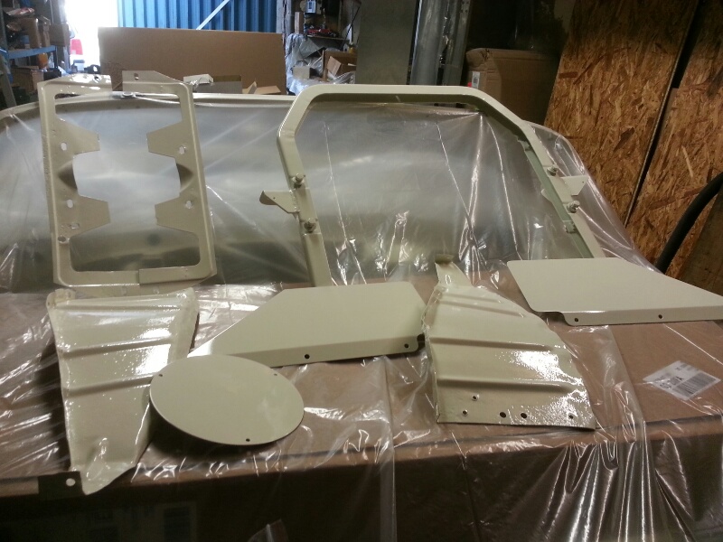Paar Kleinteile vom Lackierer abgeholt, die bald eingebaut werden.