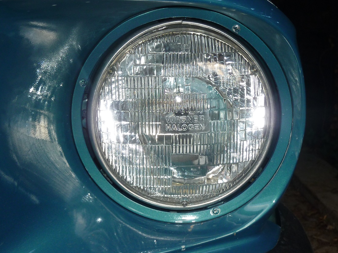 Zwar schöne Wagner Halogen, aber eben US sealed beams - also für die Abnahme austauschen!