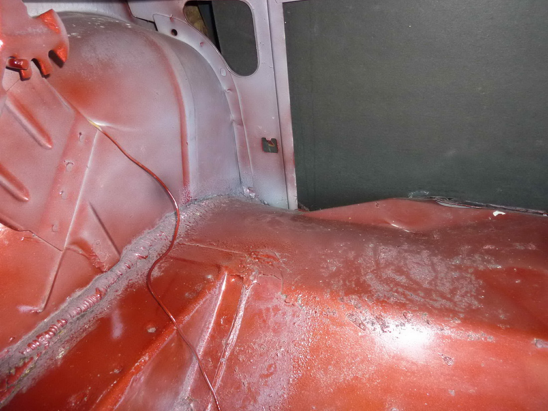 Kofferraumwand links.jpg