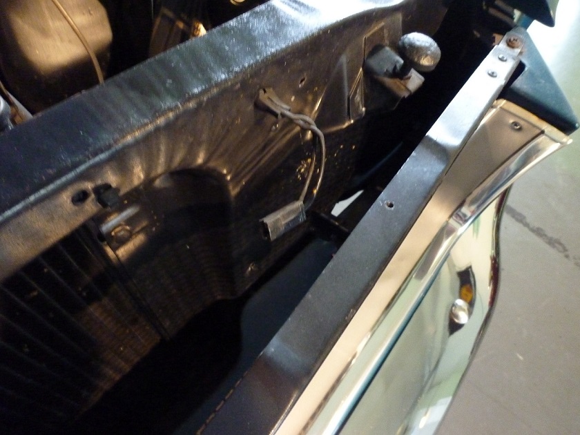 5) Gehört dieser Stecker zur Hupe?