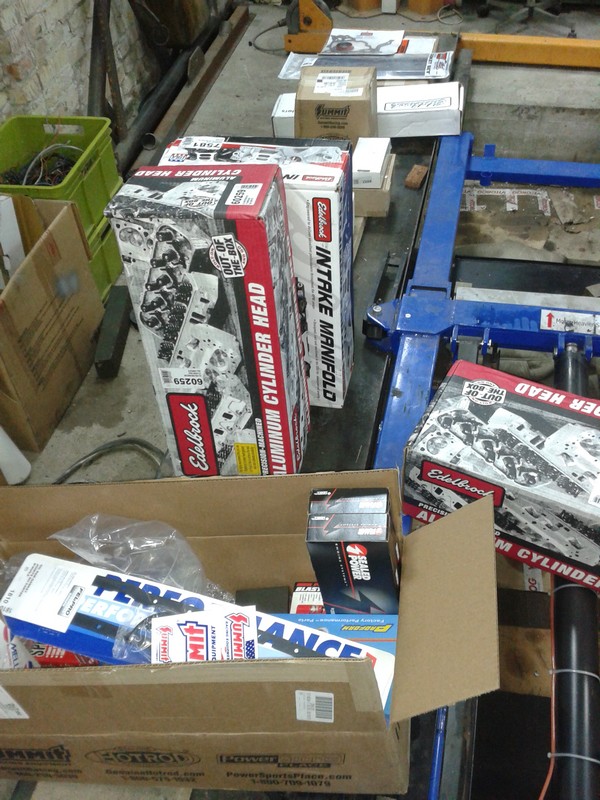 2016-02-09 19-18 Teile für den Motorenbau sind angekommen 4.jpg