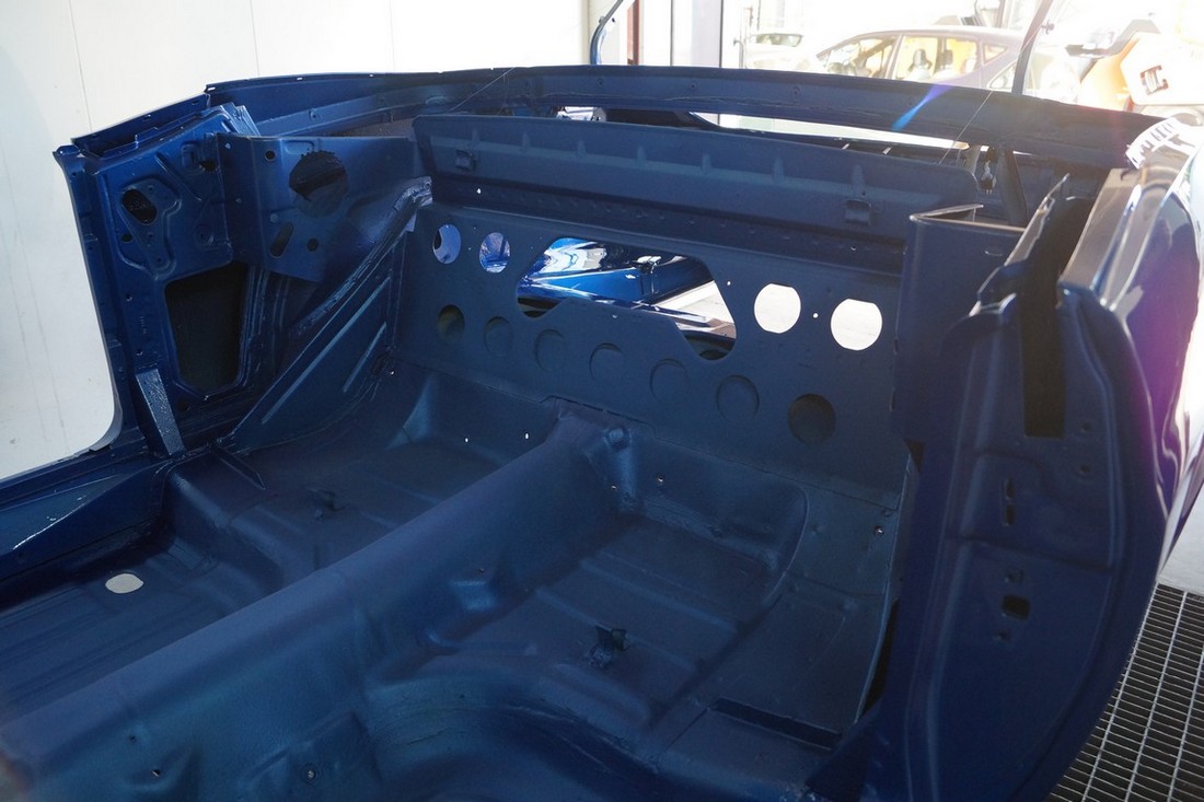 2016-03-22 16-38 Convertible in Lackierkabine 10.jpg