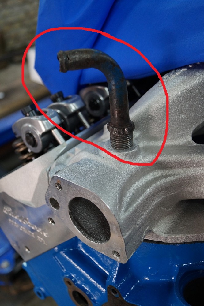 2016-03-31 15-53 Mustang fehlende Motorteile 5.jpg