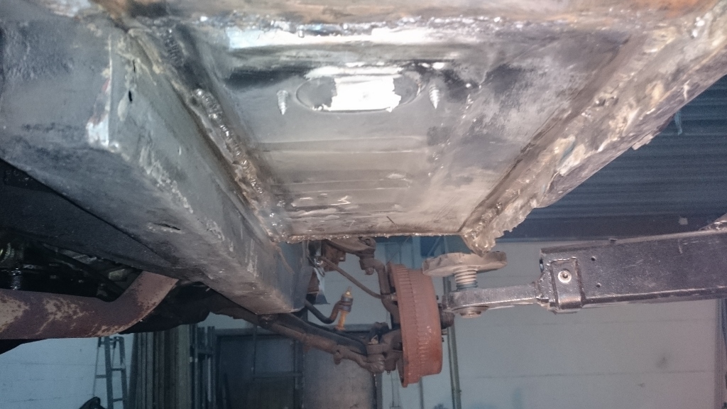 Es ist auch keine Naht geschliffen oder Poliert worden. Aber alles voll verschweißt und nicht nur gepunktet.