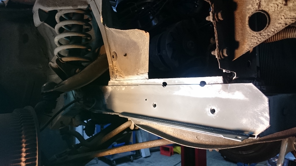 Da ich hier Verzinkten 2,5mm stahl benutzt habe (original träger waren nicht lieferbar) ist direckt alles in Metaflux Zinkgrund eingepackt worden.