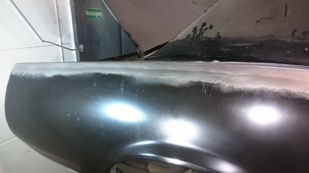 So hier kommen wir zu einer meiner liebsten aufgaben, verzinnen. Nach dem die Karosseriefeile das Zuviele Material runter hatte musste die Maske her um den feinschließ zu erledigen