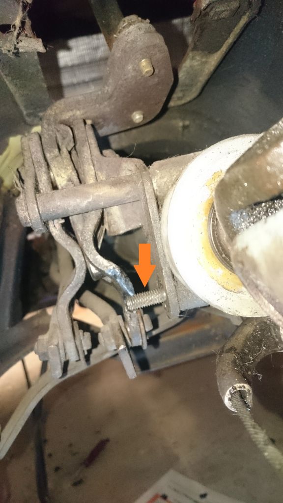 Von hinten nach vorne Richtung Motor fotografiert