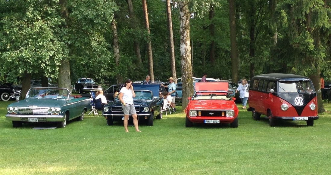 Pool Party 2016-01.jpg