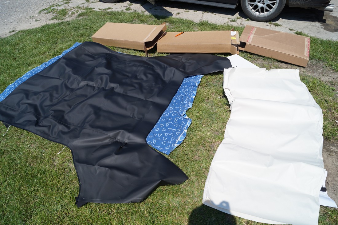 2016-05-21 11-23 Mustang Convertible Verdeck 1.jpg