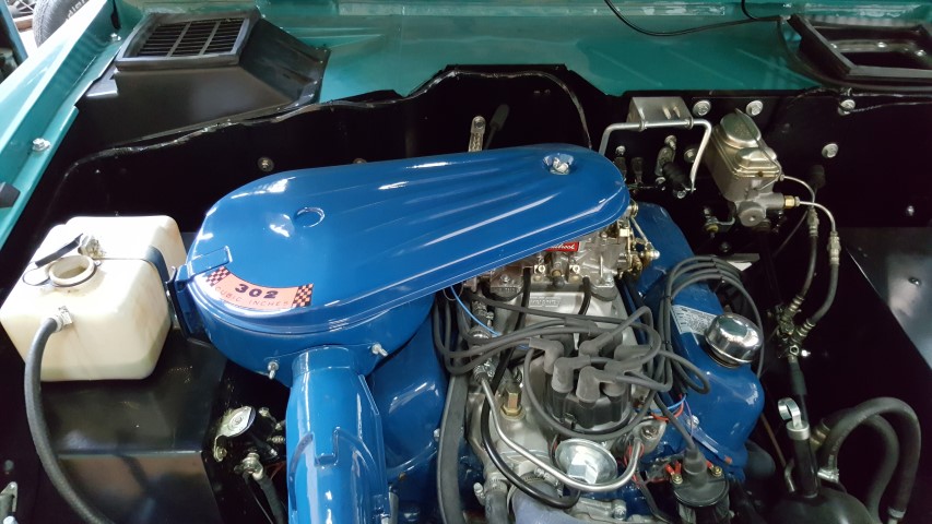 Motorraum.jpg