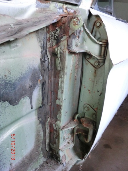 Stehblech unterhalb Cowls Fahrerseite