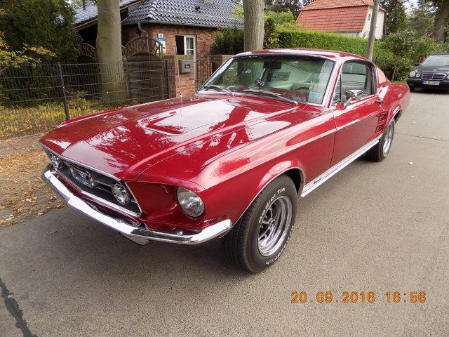 Mustang Fastback 1967 002.jpg