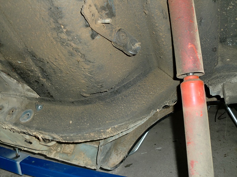 Stoßdämpfer hinten vorher