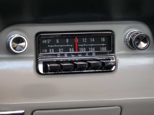 Mustang AM FM 1965 Radio.jpg