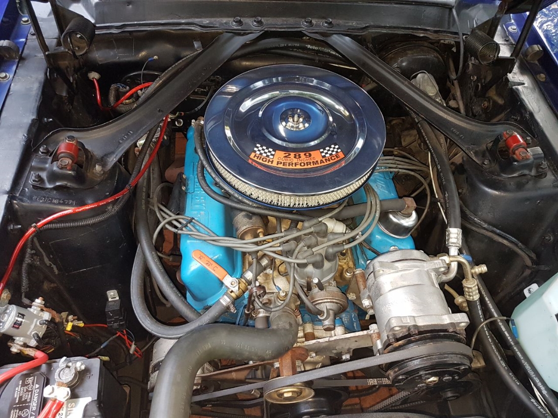 Motorraum.jpg