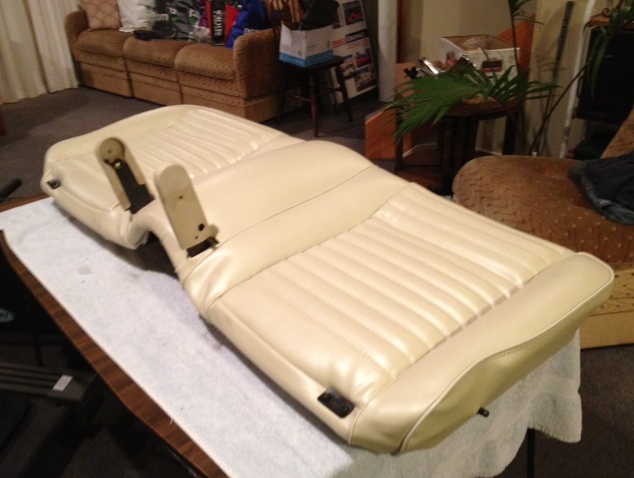 Bench Seat Hinge Cover.png