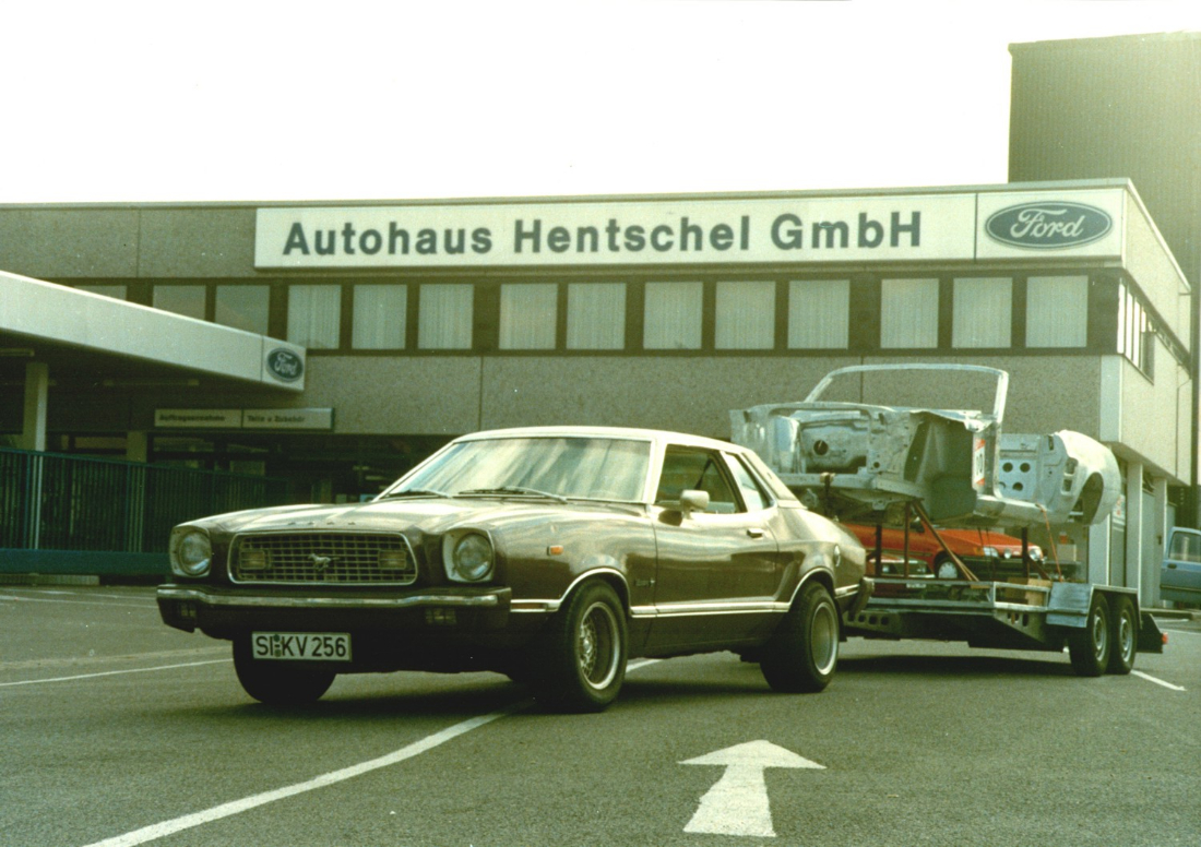 74er Hardtop mit Anhänger & 67er Cabrio_01.jpg