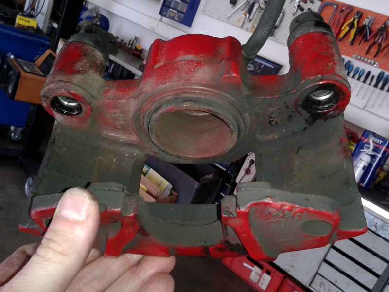 Bremssattel rechts (800x600).jpg
