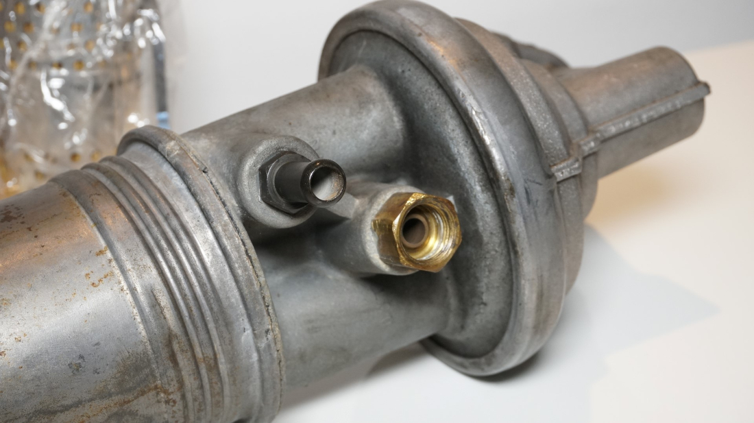 Mustang Benzinpumpe + Filter (3).JPG