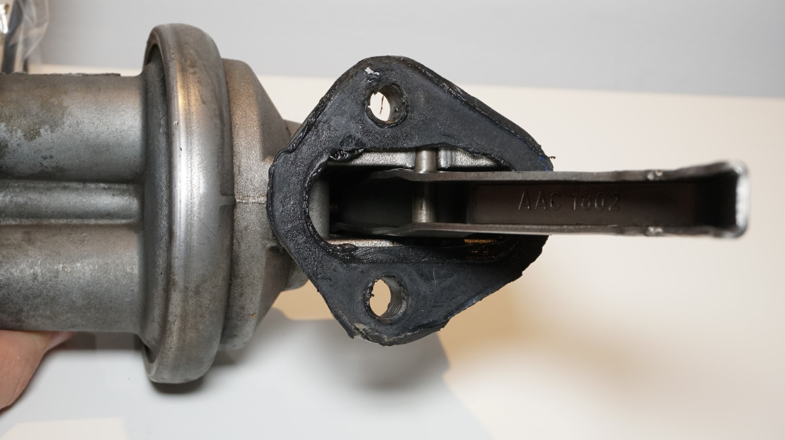 Mustang Benzinpumpe + Filter (4).JPG