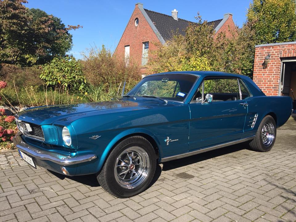 Ford Mustang.jpg