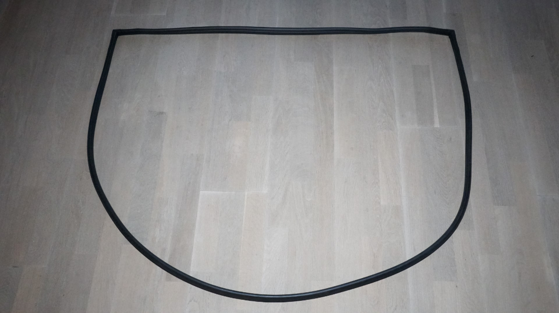 Mustang Fastback 65-66 Dichtung Heckscheibe (1).JPG