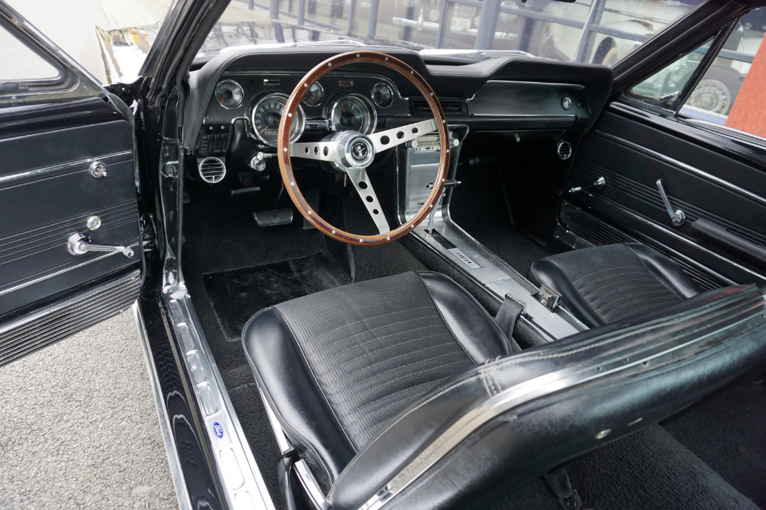 ford-mustang-fastback-1100_11.jpg