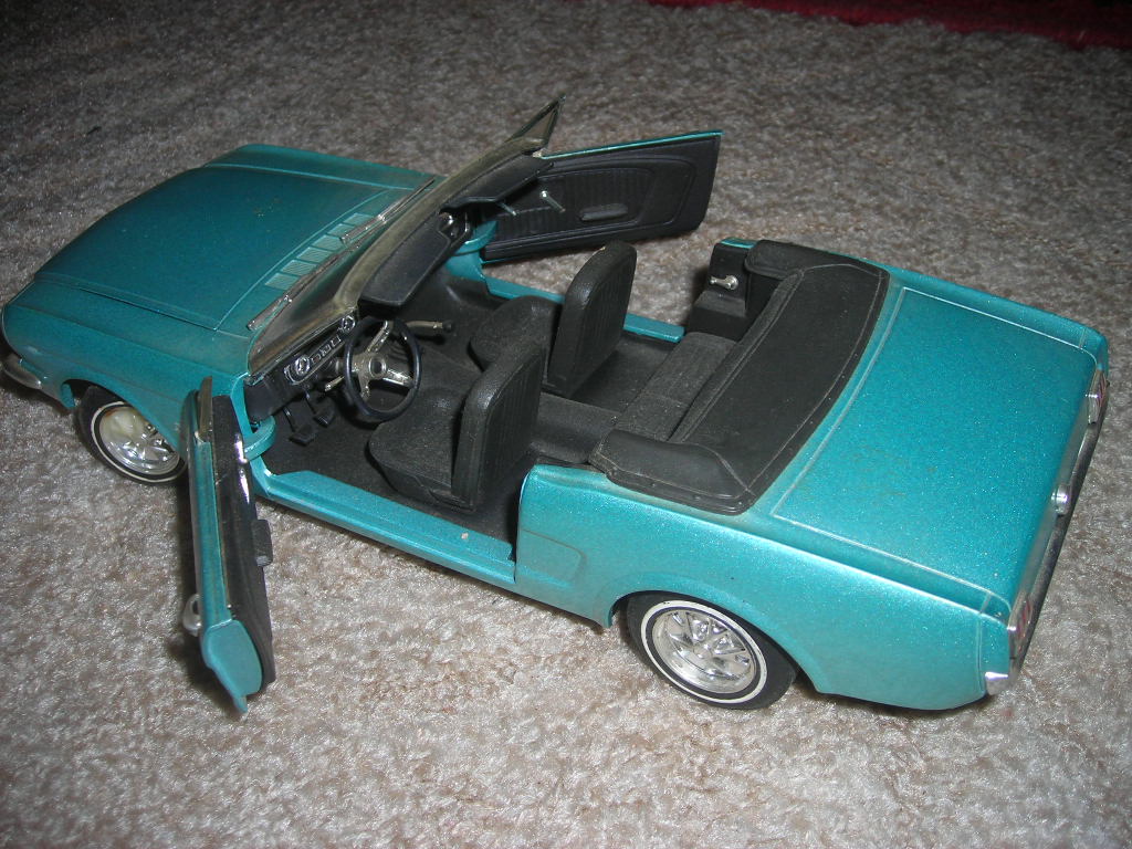 1965 Revell - 1zu18.JPG