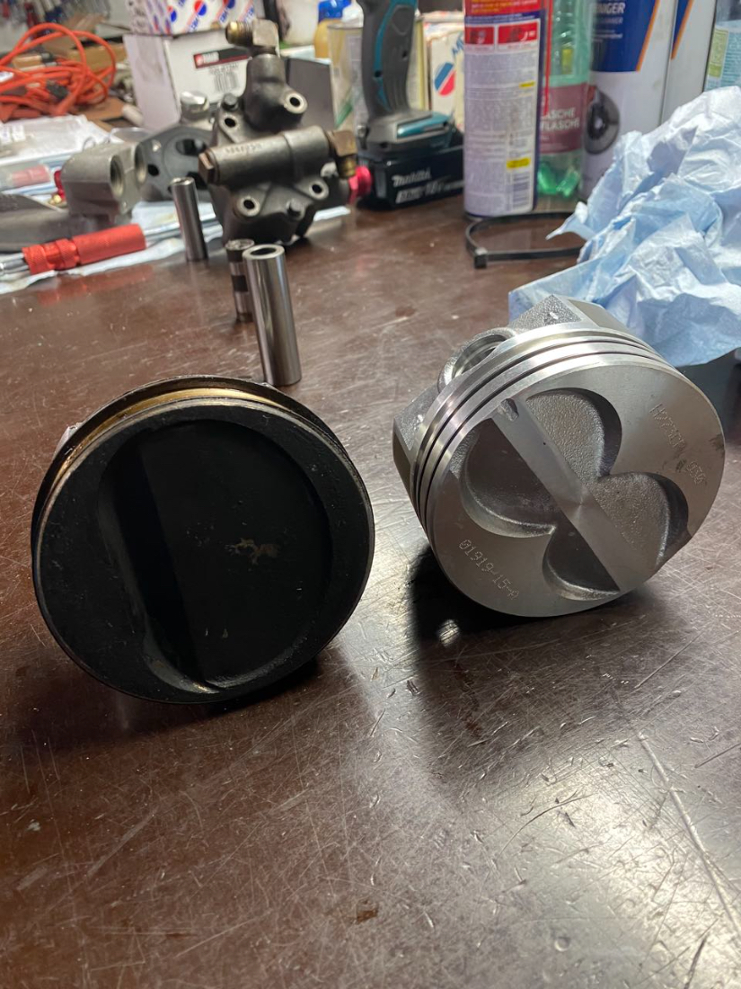 links 12cc relief und rechts die sealed power mit 8cc relief