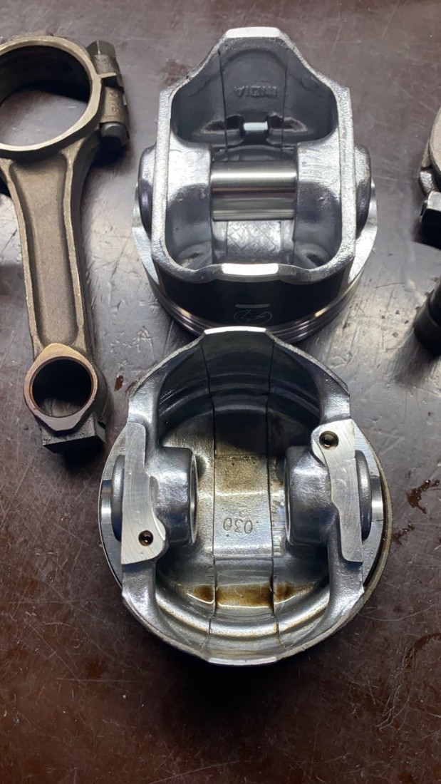 oben der sealed power kolben von unten