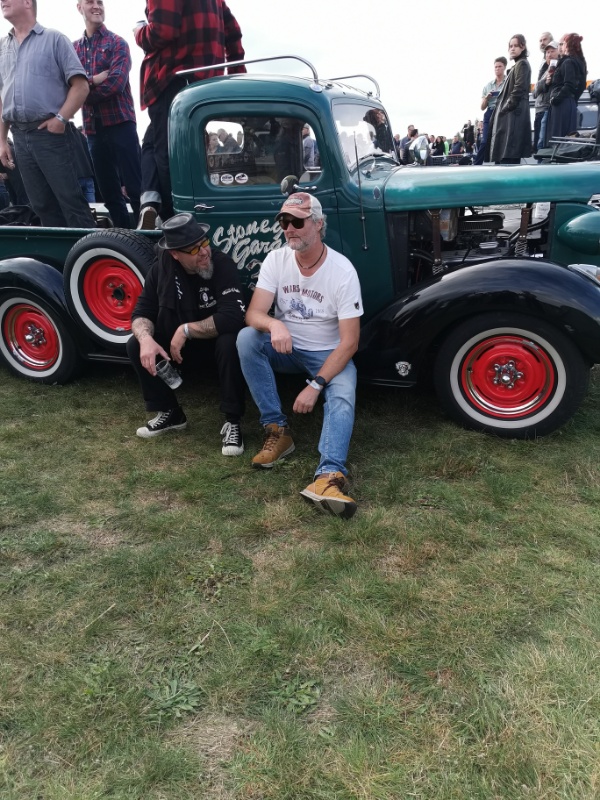 Der ehemalige Besitzer und mein Kumpel trafen sich zufällig