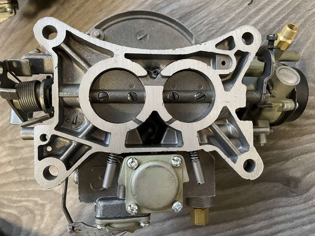 Autolite 2100 unten.jpg