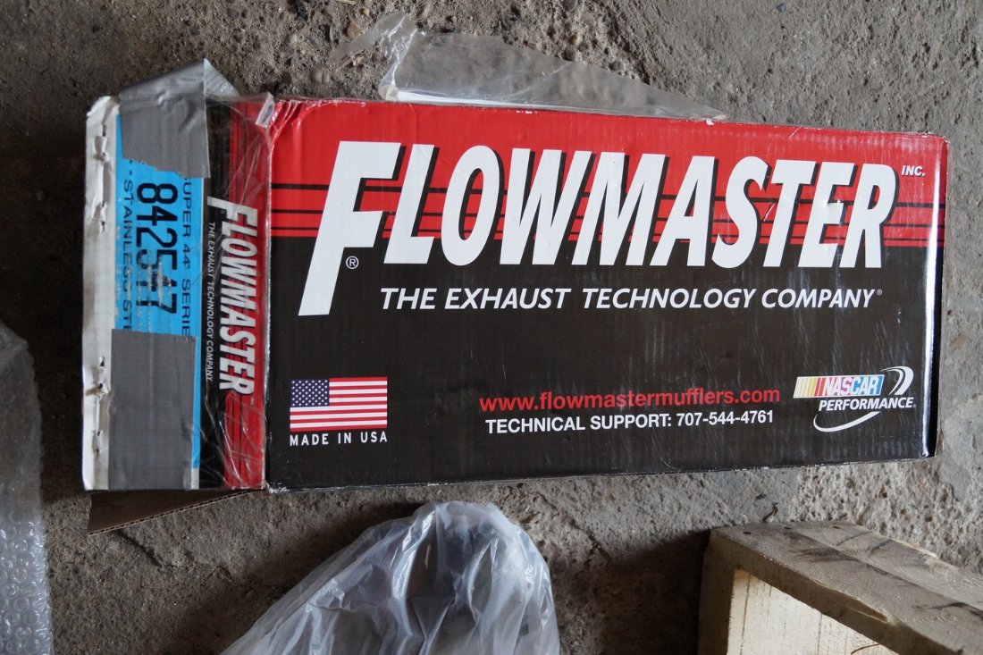 2016-09-07 13-31 Mustang Flowmaster Auspuff 1.JPG