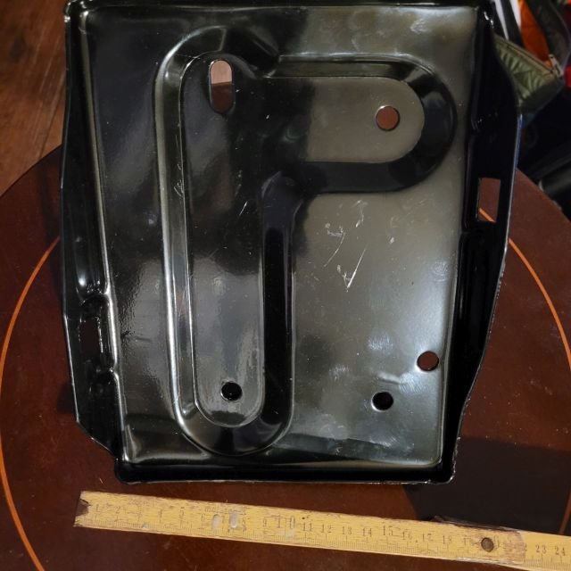 A Repro-Batteriehalter 65-66er.jpg