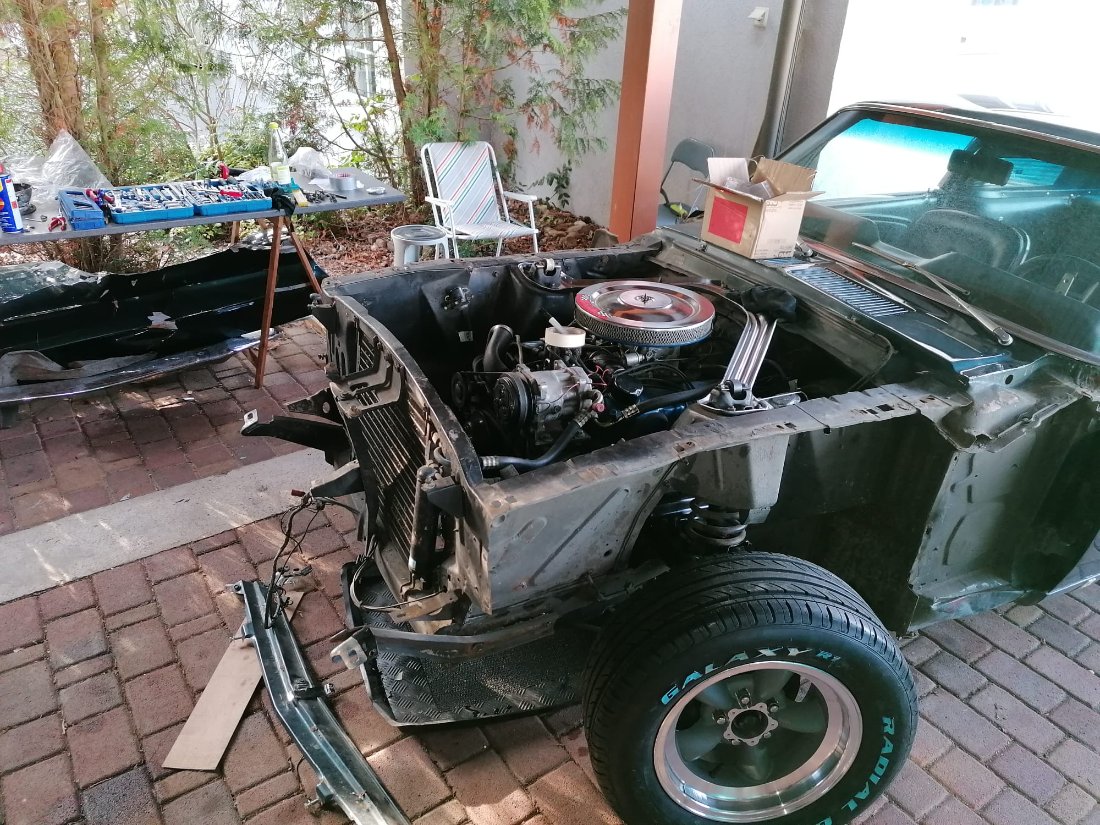 Auto von vorne Links