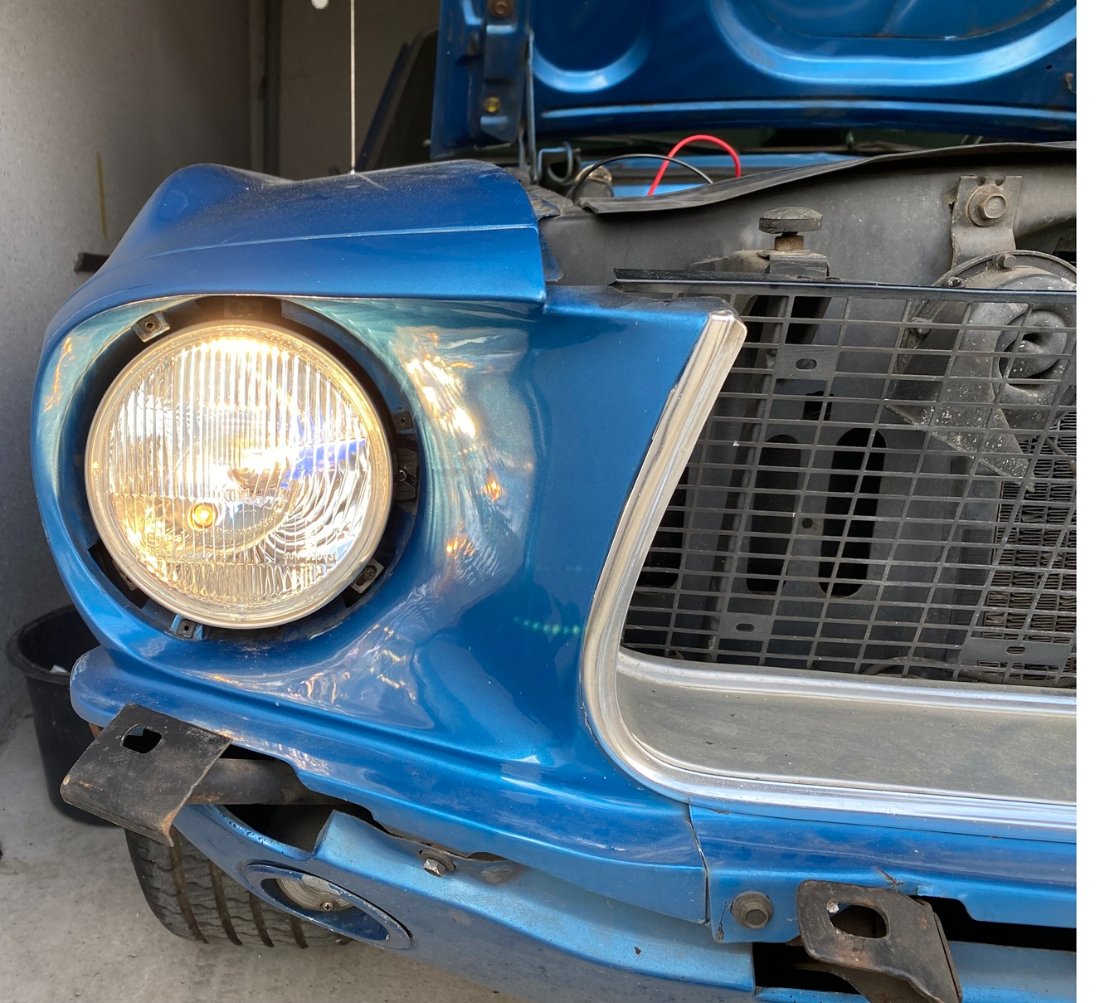 scheinwerfer fertig.JPG