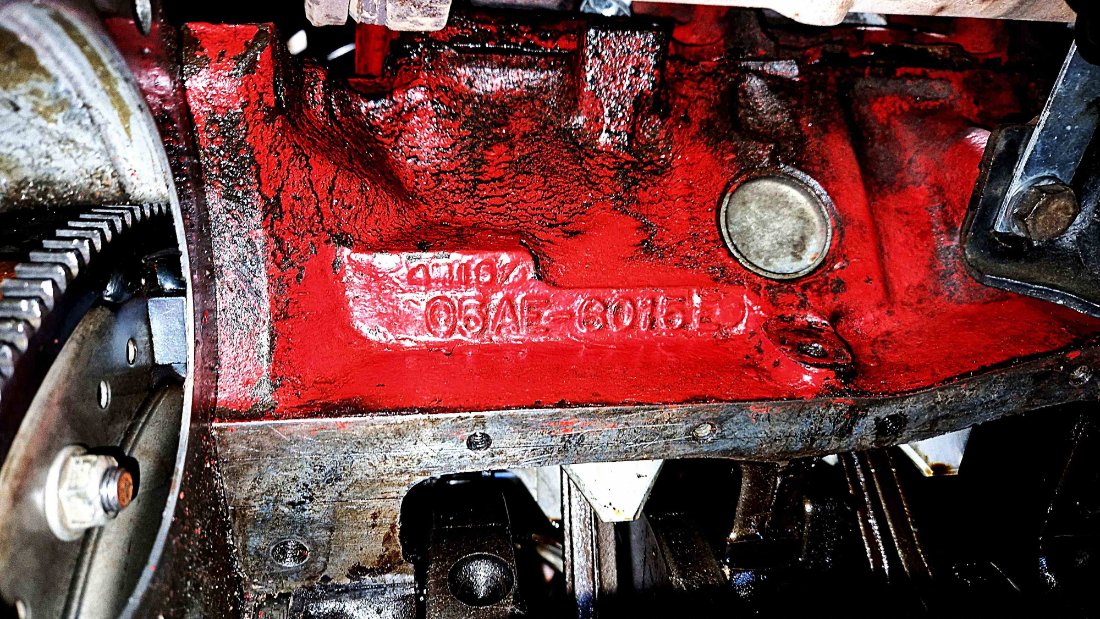Motorblock seitlich mit Gussdatum