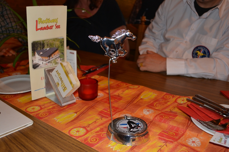 Einsames Rhein-Main Pony.jpg