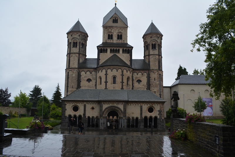 Maria Laach Kirche.jpg