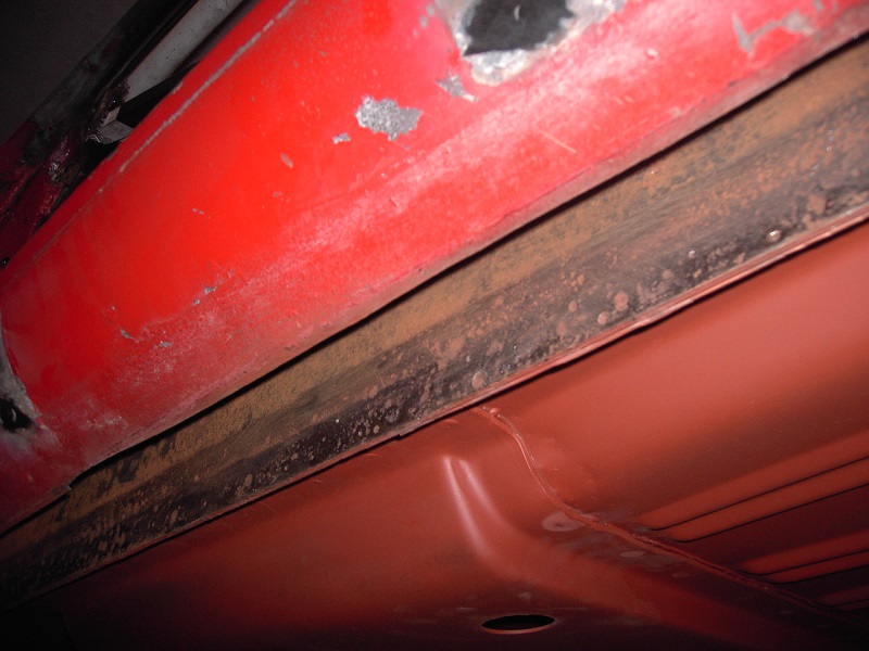 Aussenschweller Li offen.jpg