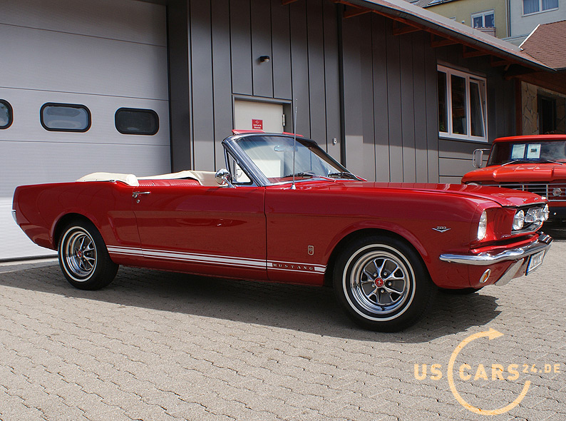 mustang cabrio rot.jpg